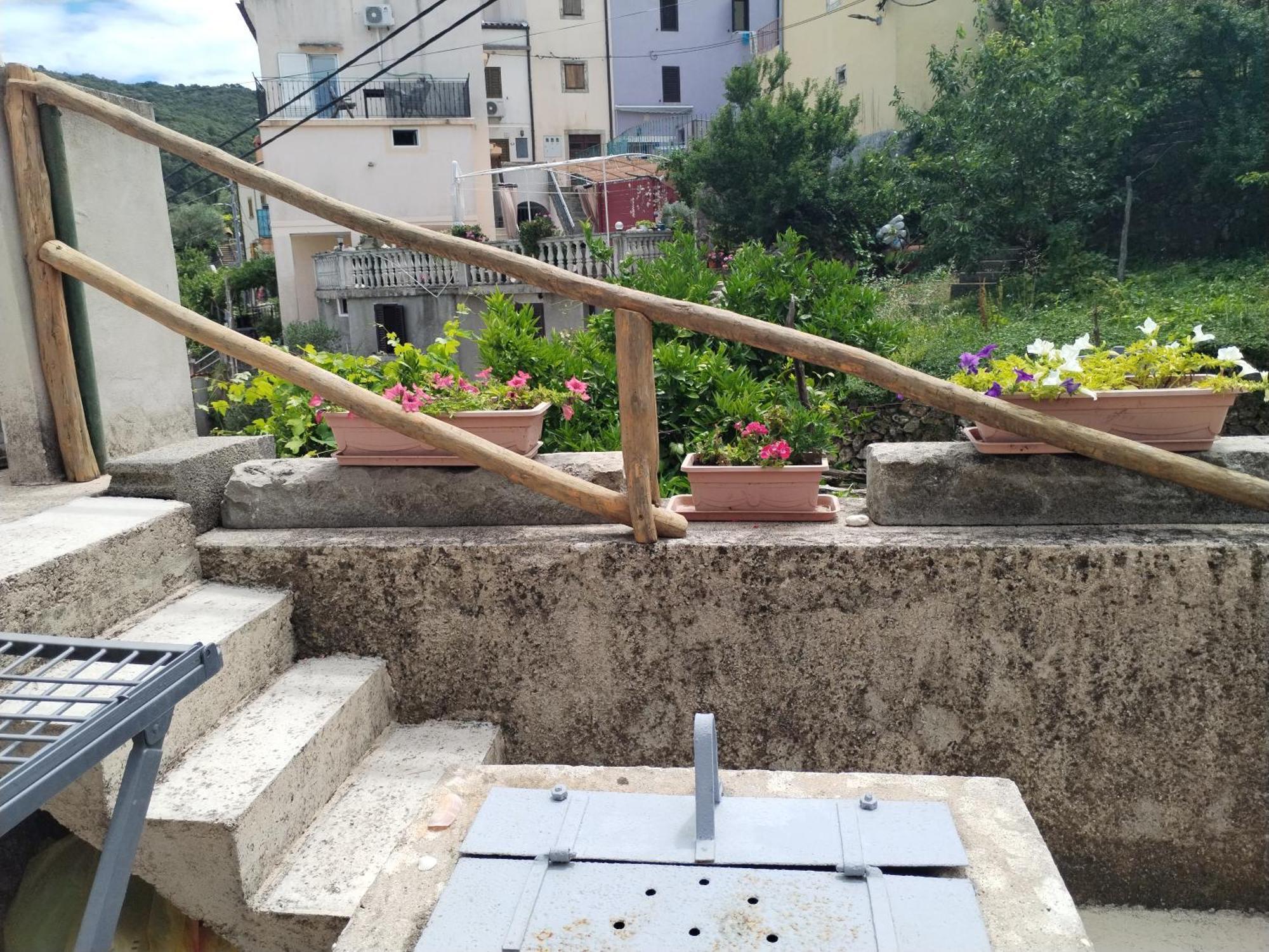 Nevija Apartment Valun