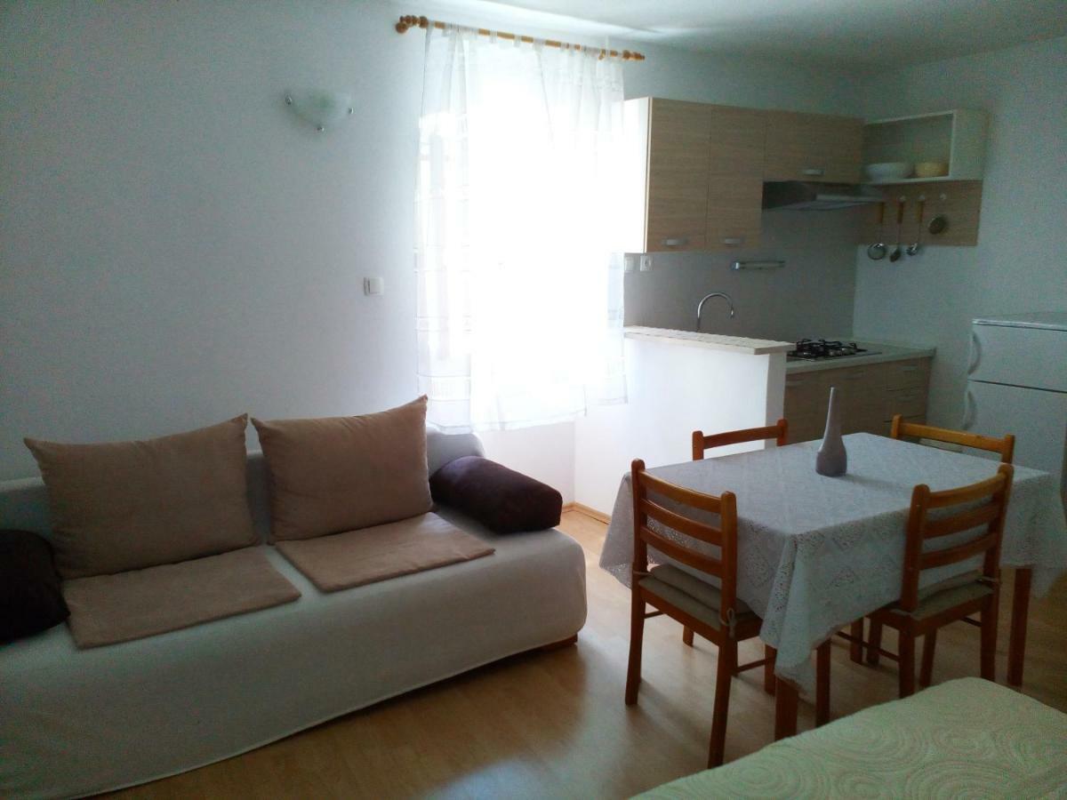 Nevija Apartment Valun